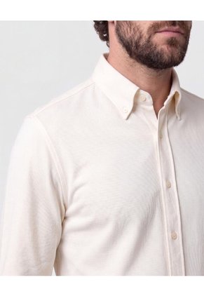 Camisa Unicolor Con Cuello De Botón   Para Hombre Crema Patprimo