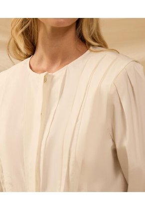 Blusa De Cuello Redondo Con Alforzas   Para Mujer Crema Patprimo