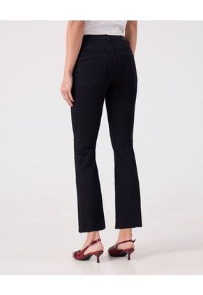 Jean Para Mujer Crop Flare Color Negro Marca Patprimo #30160494