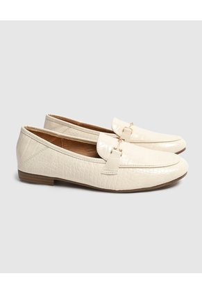 Mocasín Plano Con Aplique Metálico   Para Mujer Crema Patprimo