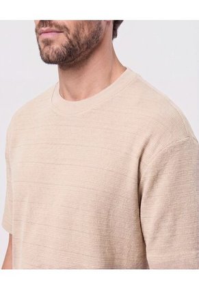 Camiseta Texturizada Cuello Redondo Para Hombre Beige Patprimo