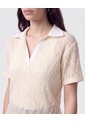 Polo Texturizada Con Cuello En V   Para Mujer Crema Patprimo de Patprimo
