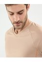Camiseta Deportiva Cuello En V  Para Hombre Beige Patprimo de Patprimo