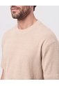 Camiseta Texturizada Cuello Redondo   Para Hombre Beige Patprimo de Patprimo