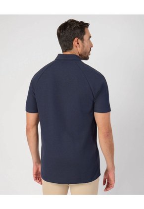 Polo Unicolor Con Detalle En Cuello Para Hombre Azul Patprimo