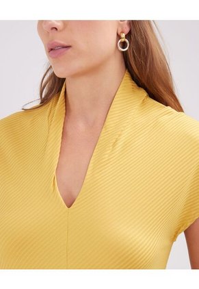 Camiseta Para Mujer Manga Corta Cuello V Color Mostaza Marca Patprimo #30093546