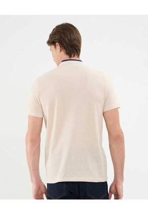 Polo Unicolor Con Textura Cuello Mao  Para Hombre Crema Patprimo