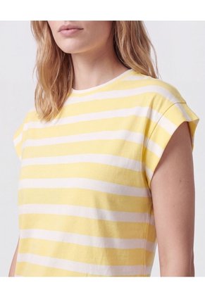 Camiseta Manga Sisa Con Doblez Para Mujer Para Mujer Amarillo Patprimo