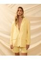 Blazer De Silueta Estructurada   Para Mujer Amarillo Patprimo de Patprimo