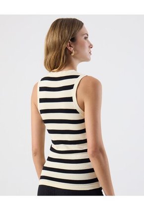 Camiseta  Para Mujer Manga Sisa Cuello Redondo Color Crema Marca Patprimo #30093832