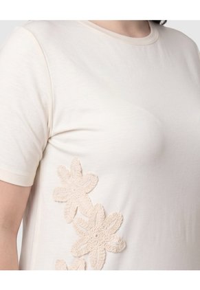 Camiseta Cuello Redondo Apliques Mujer Curvy  Para Mujer Crema Patprimo