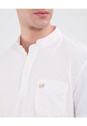 Polo Para Hombre Cuello Mao Con Bolsillo Color Crema Marca Patprimo #44112754