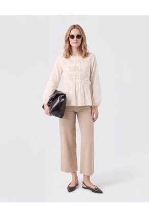 Blusa Unicolor Con Pechera Calada Mujer Para Mujer Crema Patprimo