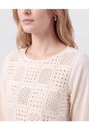 Blusa Unicolor Con Pechera Calada Mujer Para Mujer Crema Patprimo