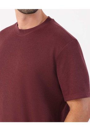 Camiseta Texturizada De Cuello Redondo   Para Hombre Vino Patprimo