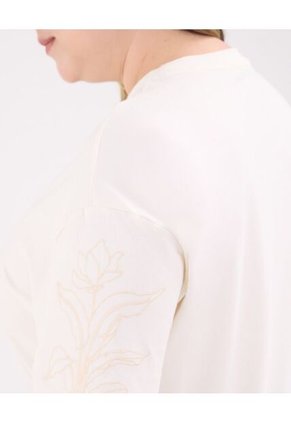 Camiseta Para Mujer Manga Corta Cuello Redondo Color Crema Marca Patprimo #14091425