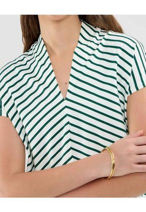 Camiseta Para Mujer Manga Corta Cuello V Color Verde Marca Patprimo #30093788