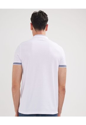 Polo Cuello Mao Unicolor Con Bolsillo Ribete  Para Hombre Blanco Patprimo