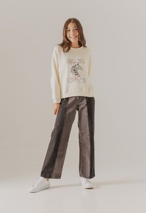 Buzo Beige-Negro-Magenta People Éxito