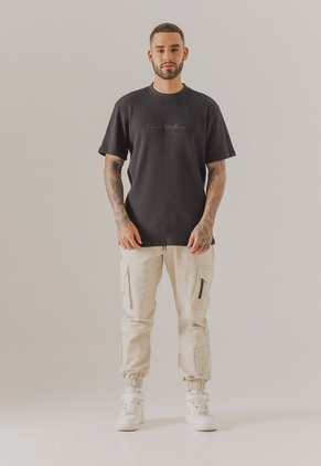 Camiseta Negro People Éxito