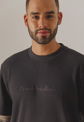 Camiseta Negro People Éxito