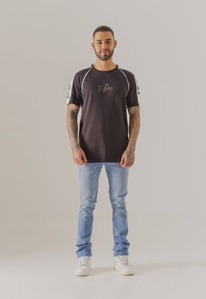 Camiseta Negro-Blanco People Éxito