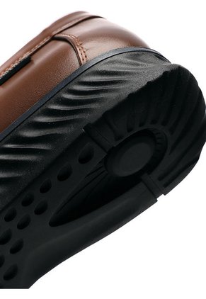 Zapato Casual Mocasin Marrón Pierre Cardin PC8663-B