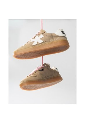 Tenis Pisos Para Mujer Flat Arena Sahara Tiza