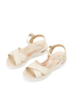 Price Shoes Sandalia Confort Para Mujer 0227183-103CREMA