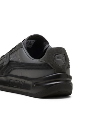 Tenis Deportivo Puma Original GvSpecial Mix Gris Para Hombre