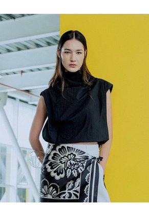 Blusa Globo Cuello Tortuga Negra Mujer Negro