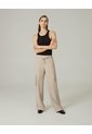 Pantalón Cargo Tiro Medio Arena Mujer Beige de PUNTO BLANCO
