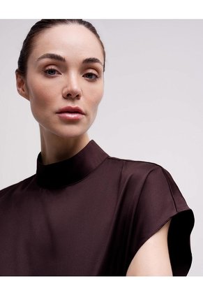 Blusa Cuello Alto Uva Mujer Rojo