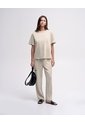 Pantalón Confort Tiro Medio Arena Mujer Beige de PUNTO BLANCO