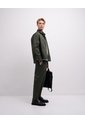 Pantalón Chino Regular Tiro Medio Verde Hombre Hombre Verde de PUNTO BLANCO