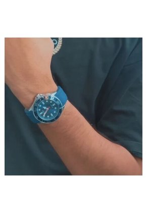 Reloj Q&Q Modelo C72A-006PY Azul Hombre