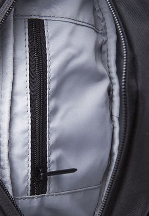 Canguro Negro Quiksilver Smuggler