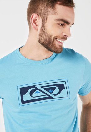 Camiseta Celeste-Azul Quiksilver