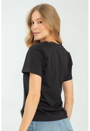 Camiseta Escote V Negro Ragged Pf21120082