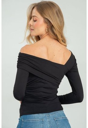 Top Escote Asimetrico Negro Ragged Pf13120825