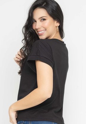 Camiseta Escote Pico Negro Ragged Pf51120611