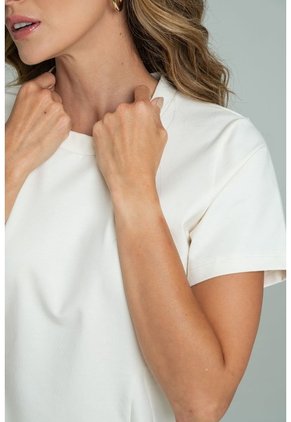 Camiseta Peplum Blanco Ragged Pf21120139