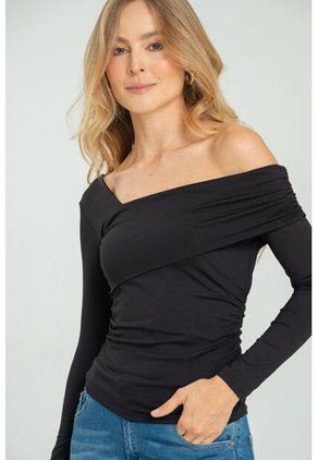 Top Escote Asimetrico Negro Ragged Pf13120825