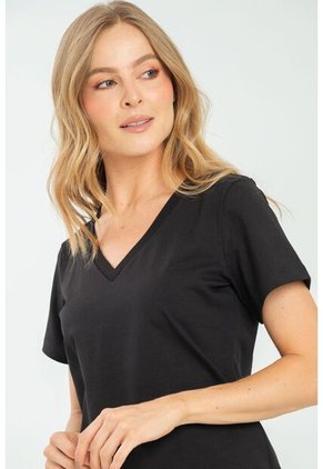 Camiseta Escote V Negro Ragged Pf21120082