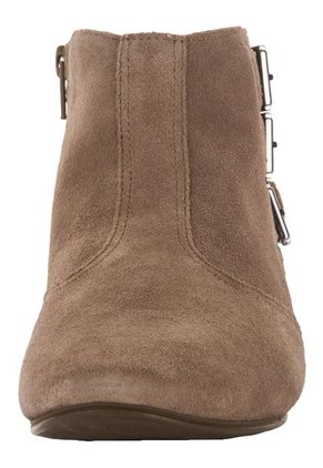 Bota Baja Ramarim Almendra