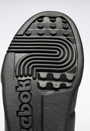 Tenis Lifestyle Negro Reebok Classics Workout Plus