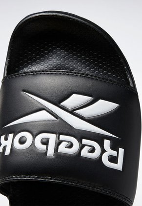 Playera Negro-Blanco Reebok Classic Slide