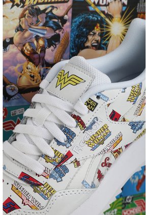 Tenis Lifestyle Blanco-Multicolor Reebok Classics Wonder Woman Royal Glide Rpldbl