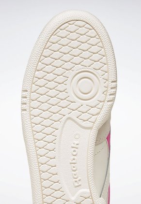 Tenis Lifestyle Beige-Gris-Fucsia Reebok Classics Club C Revenge