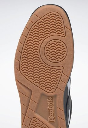 Tenis Basketball Negro-Blanco Reebok Classics Royal BB4500 HI2